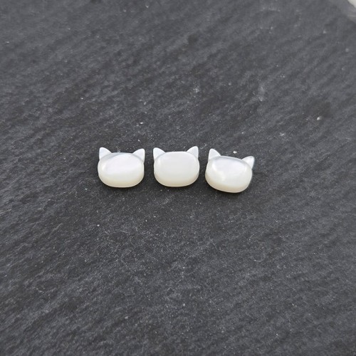 비즈팡 [JG-02-09]자개펜던트 자개고양이얼굴(소) 7x6mm 가로홀  바다패 화이트 ,1개