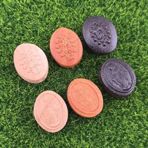 비즈팡 [DW-7-14]카톨릭묵주만들기 우드십자가 체리나무 성모마리아 통통타원방석 12x16mm ,1개