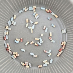 비즈팡 [J6-301-01]원석 원통막대 2.5x5mm 임페리얼재스퍼 ,반줄(약18cm)