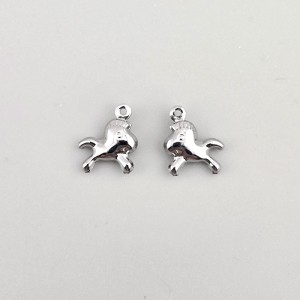 비즈팡 [S4-01-004]써지컬스틸 펜던트 말펜던트 11x13mm 무도금 (붉은말펜던트) ,1개