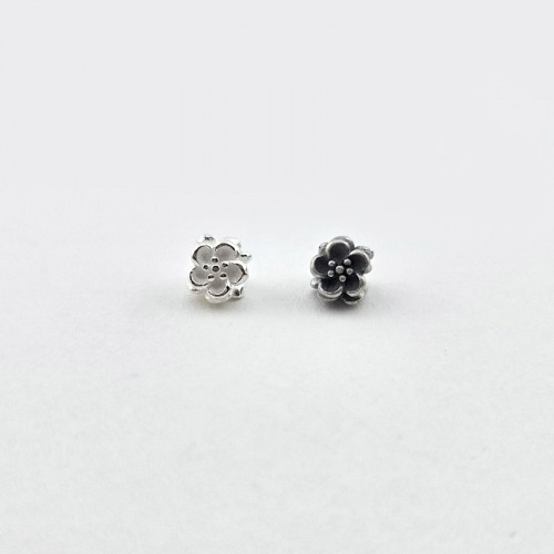 비즈팡 [SVP-02-08]순은펜던트 실버925 행운 매화꽃삼각통과형 6mm ,1개