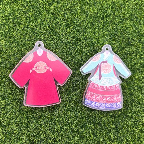 비즈팡 [PB-4-06]아크릴전통펜던트  임금님곤룡포 중전마마 당의 전통한복 전통굿즈용 ,1개