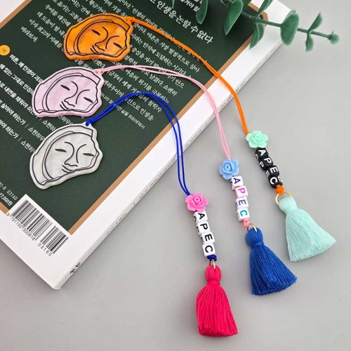 비즈팡 [DIY책갈피] 전통굿즈키링 수막새 이니셜 책갈피 #신라천년의미소 #수막새 #사각이니셜6mm #면통통태슬35mm #전통굿즈책갈피만들기