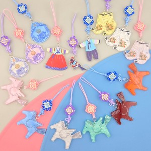 비즈팡 [PD-005]새해선물로 좋은 붉은말 봉제말 매화매듭폰줄 키고리 완제품 (1개)